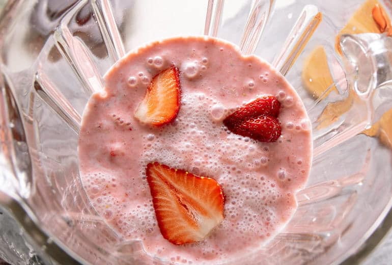 How to Clean a Cloudy Blender Container