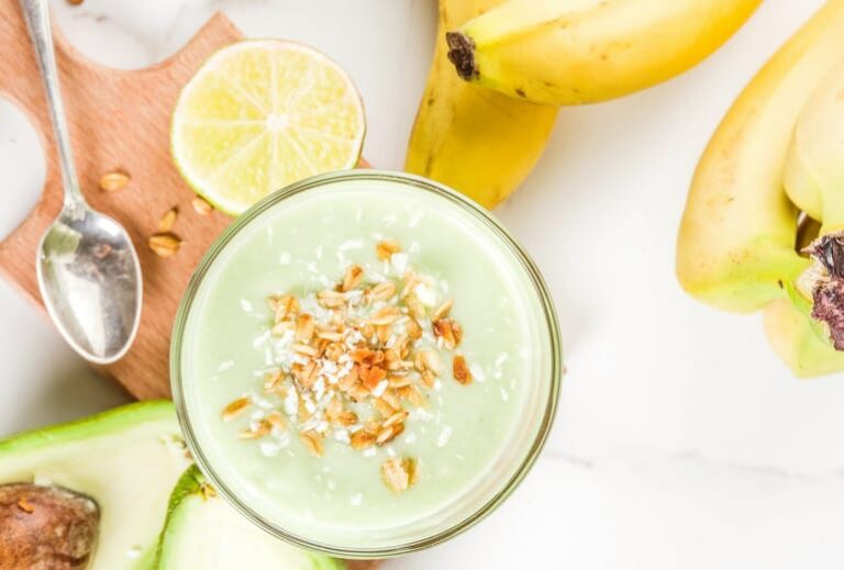 9 Mistakes You're Making Every Time You Blend a Smoothie